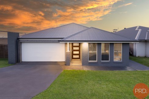 70 Saddlers Drive, GILLIESTON HEIGHTS NSW 2321