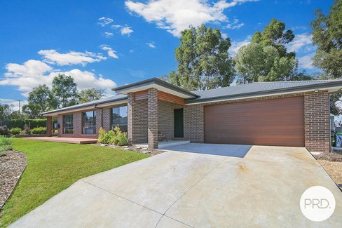 70 Stockman Circuit, THURGOONA NSW 2640