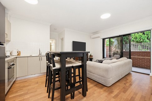 7/1-3 New Orleans Crescent, MAROUBRA