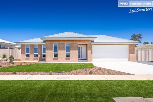71 Lingiari Drive, LLOYD NSW 2650