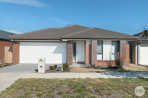 71 Sundance Boulevard, WINTER VALLEY VIC 3358