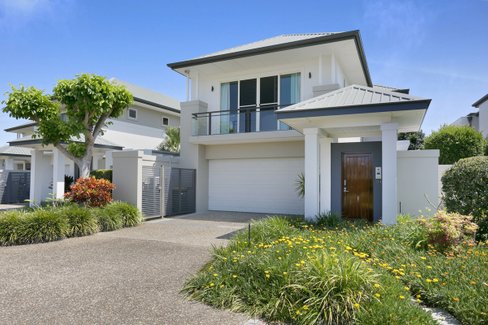 714 Glades Drive, Robina QLD 4226