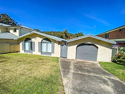 72 Austral, NELSON BAY NSW 2315