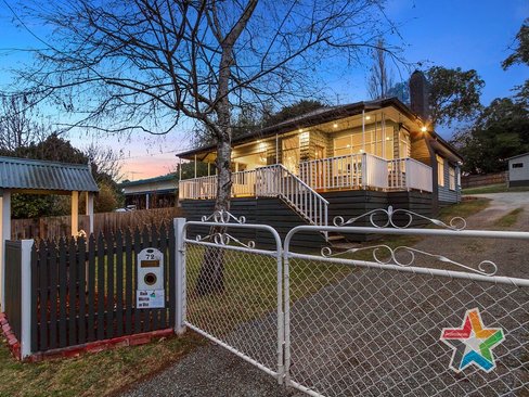 72 Fernhill Road Mount Evelyn 3796