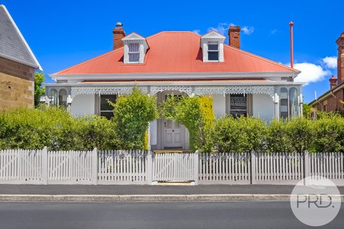 72 Hampden Road, BATTERY POINT TAS 7004
