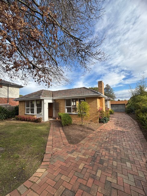 72 Shady Grove Forest Hill 3131