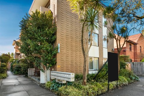 7 24 Loch Street St Kilda West 3182