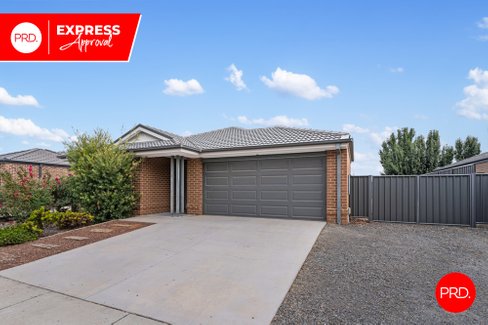 73 Greenfield Drive, EPSOM VIC 3551