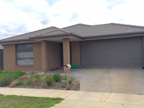 73 Waratah Road, HUNTLY VIC 3551