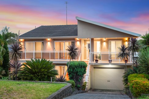 734 Henry Lawson Drive, PICNIC POINT NSW 2213