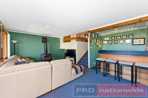 736 Henry Lawson Drive, PICNIC POINT NSW 2213
