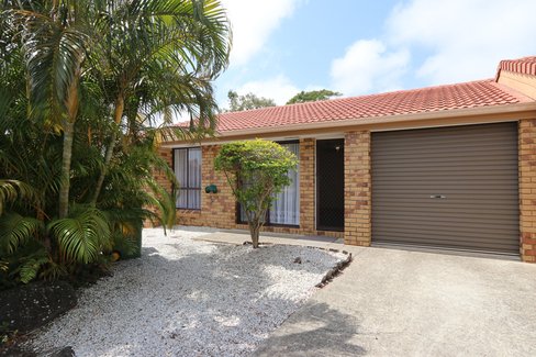 7/4-8 Cassandra Crescent, LABRADOR QLD 4215