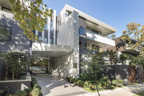 7 4 Cromwell Road South Yarra 3141