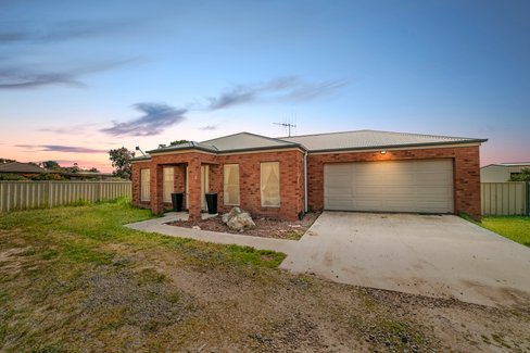 741 Midland Highway, HUNTLY VIC 3551