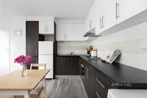 7/43 Farnham Street Flemington 3031