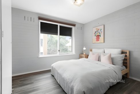 7/43 Farnham Street Flemington 3031