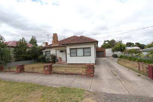 743 Geelong Road, CANADIAN VIC 3350