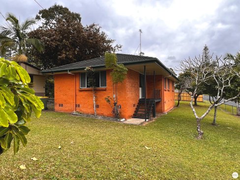 75 Anne Street, SOUTHPORT QLD 4215