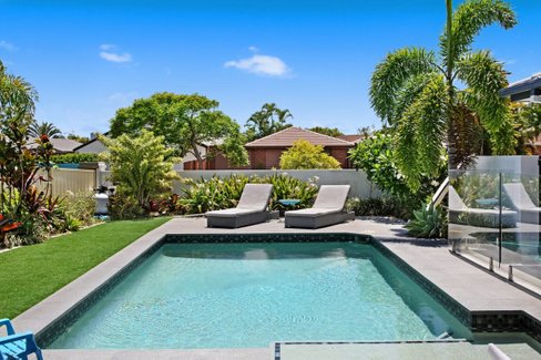 76 Barrier Reef Drive, Mermaid Waters QLD 4218