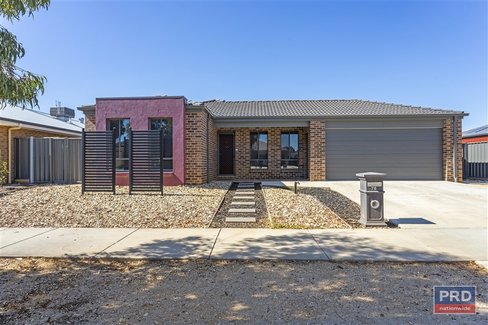 76 Greenfield Drive, EPSOM VIC 3551