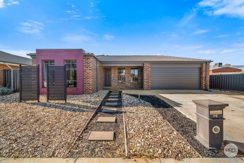 76 Greenfield Drive, EPSOM VIC 3551