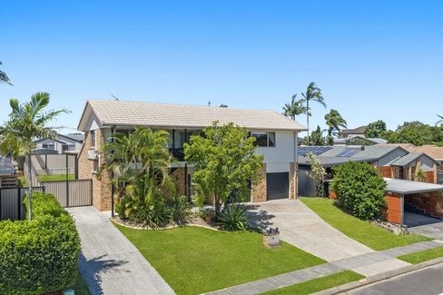 76 Hickey Way Carrara, CARRARA QLD 4211