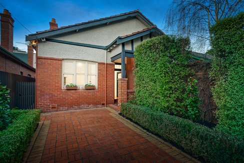 76 Kambrook Road Caulfield North 3161