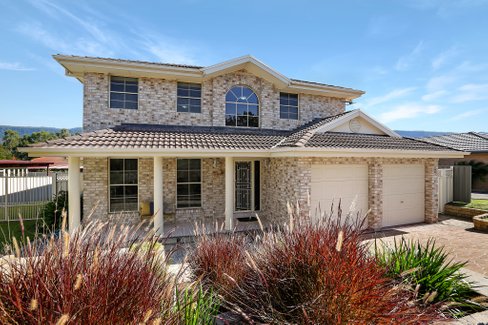 76 Robins Creek Drive, HORSLEY NSW 2530