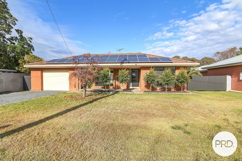 76 Russell Street, HOWLONG NSW 2643