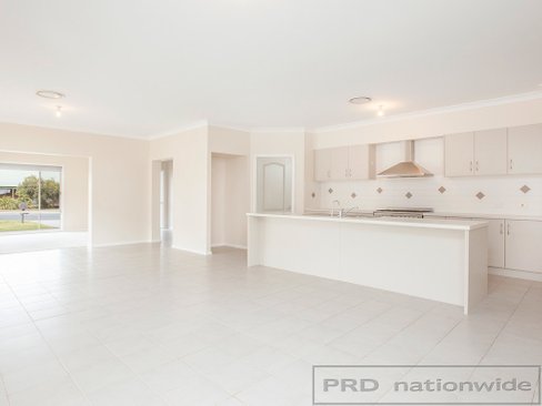 76 Yates Street, BRANXTON NSW 2335
