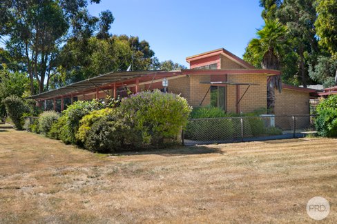 766 Midland Highway, MOUNT ROWAN VIC 3352