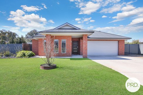 77 Litchfield Drive, THURGOONA NSW 2640