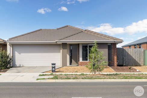 77 Presentation Boulevard, WINTER VALLEY