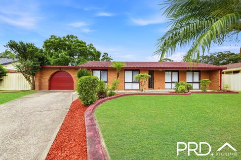 77 Rugby Crescent, CHIPPING NORTON NSW 2170