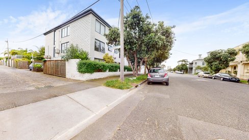 7/72 Withers Street Albert Park 3206