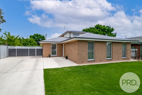 78 Vincent Road, LAKE ALBERT NSW 2650