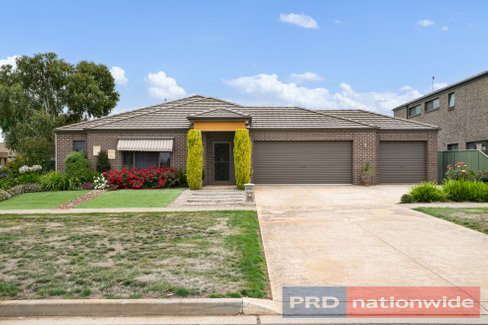 78 Waterford Drive, MINERS REST VIC 3352