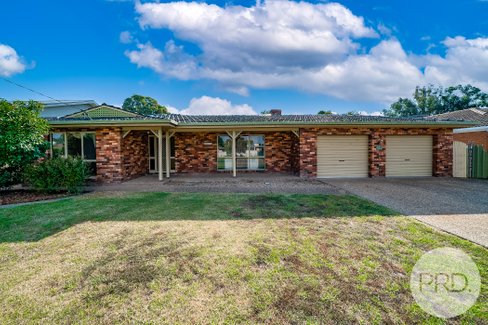 79 Dalkeith Avenue, LAKE ALBERT NSW 2650