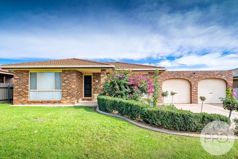 79 Dalman Parkway, GLENFIELD PARK NSW 2650