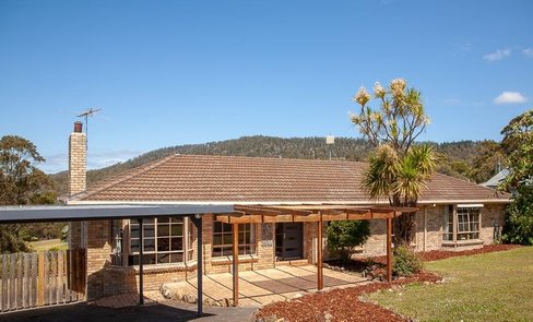 79 Suncoast Drive, BLACKMANS BAY TAS 7052