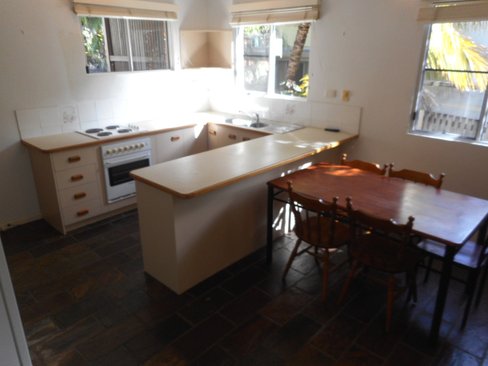 7A Eshelby Drive, CANNONVALE QLD 4802