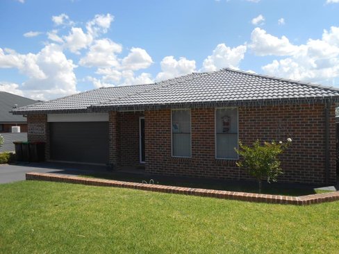 7A Warrumbungle Close, TAMWORTH NSW 2340
