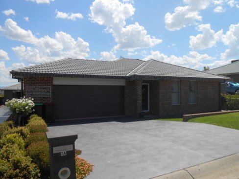 7A Warrumbungle Close, TAMWORTH NSW 2340