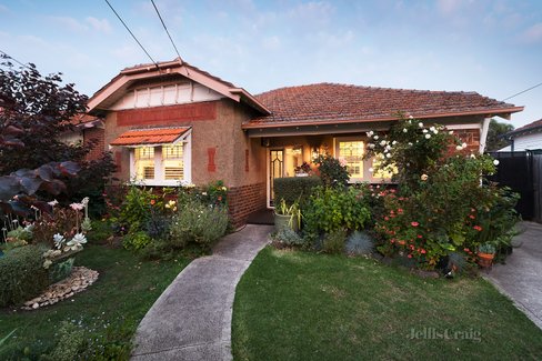 8 Adler Grove Coburg North 3058