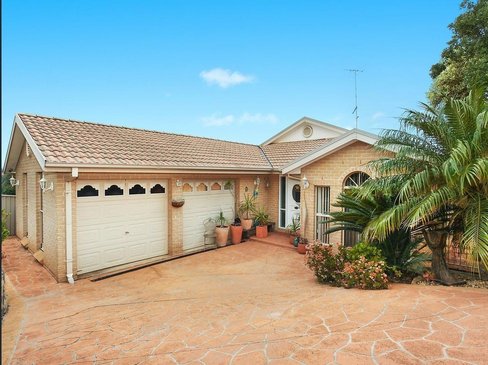 8 Albemarle Place, CECIL HILLS NSW 2171