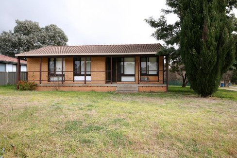 8 Arnott Street, ASHMONT NSW 2650