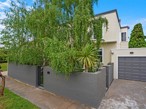 8 Austin Street Newtown 3220