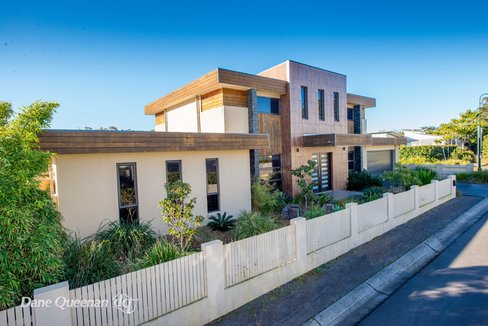 8 Azure Avenue, NELSON BAY NSW 2315