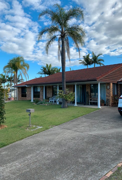 8 Ballidu Close, ELANORA QLD 4221