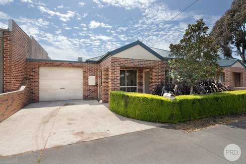 8 Bartley Avenue, CANADIAN VIC 3350